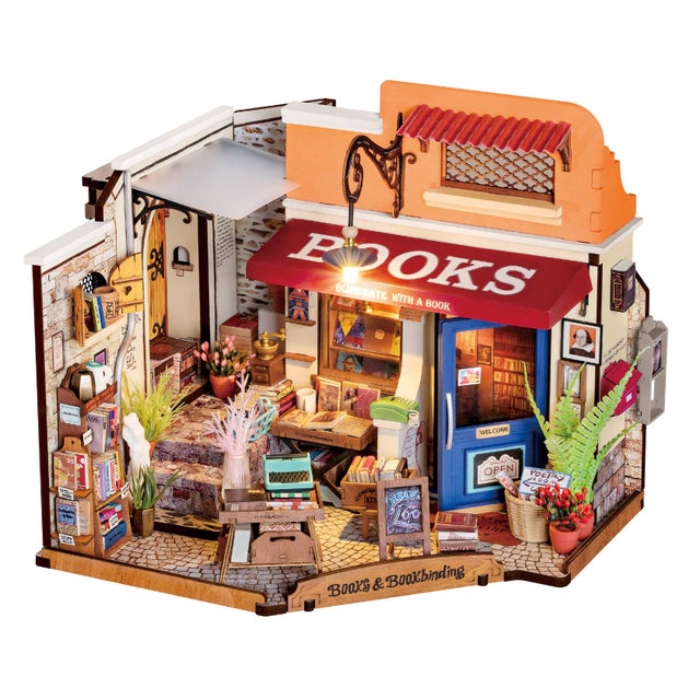 Models & Miniatures | Merry Pin