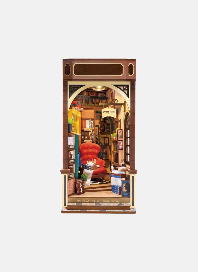 Models & Miniatures | Merry Pin
