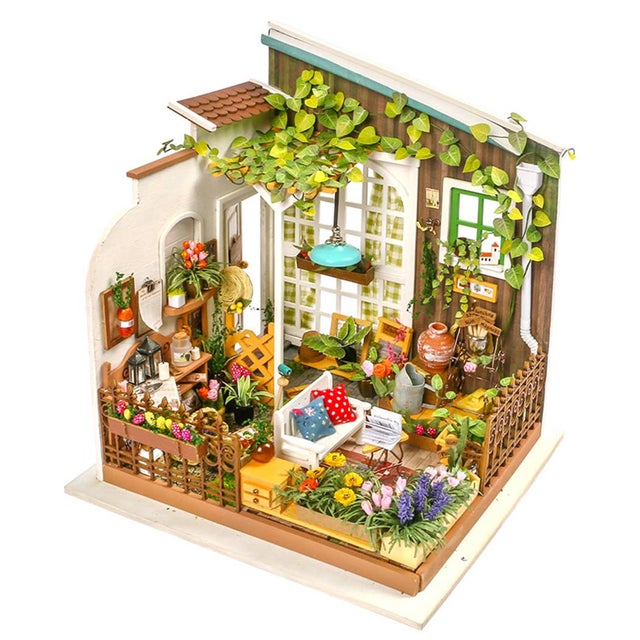 Models & Miniatures | Merry Pin
